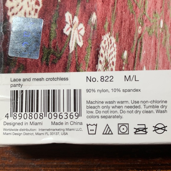 Baci-Lingerie BRAND NEW IN BOX. Size M/L. White lace & mesh crotchless panty - Picture 8 of 8